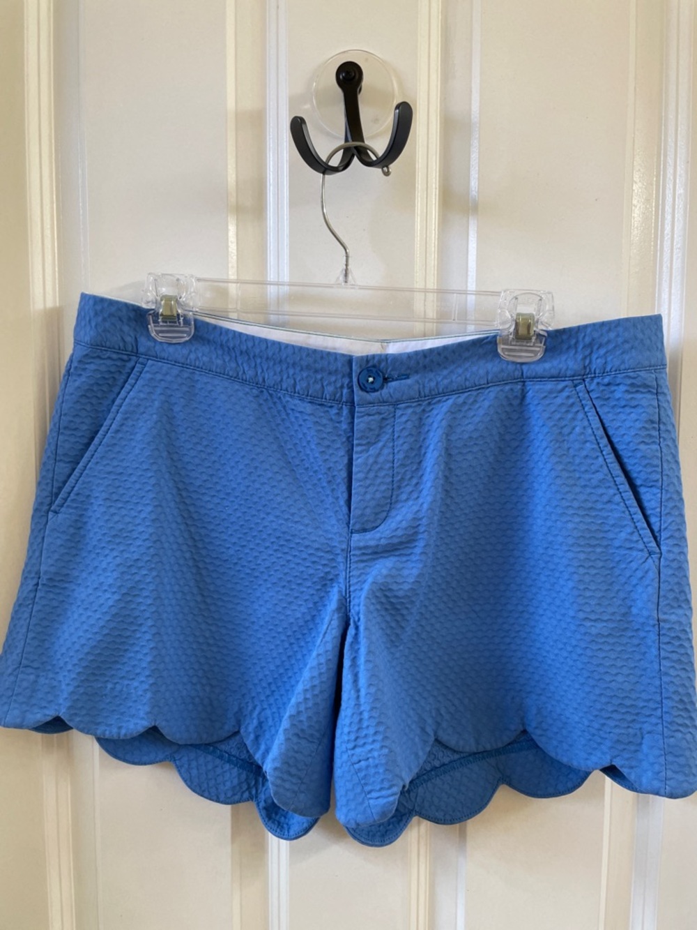 Lilly Pulitzer Textured Scallop Hem Shorts in Blue